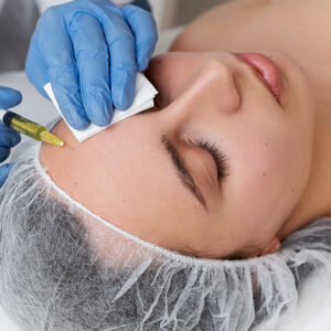 Bioestimuladores de colágeno y elastina con base de aminoácidos y ácido hialurónico.